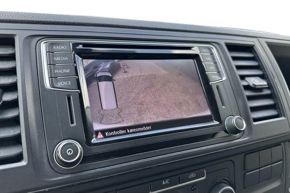 VW Transporter 2,0 TDi 150 Kassevogn DSG lang