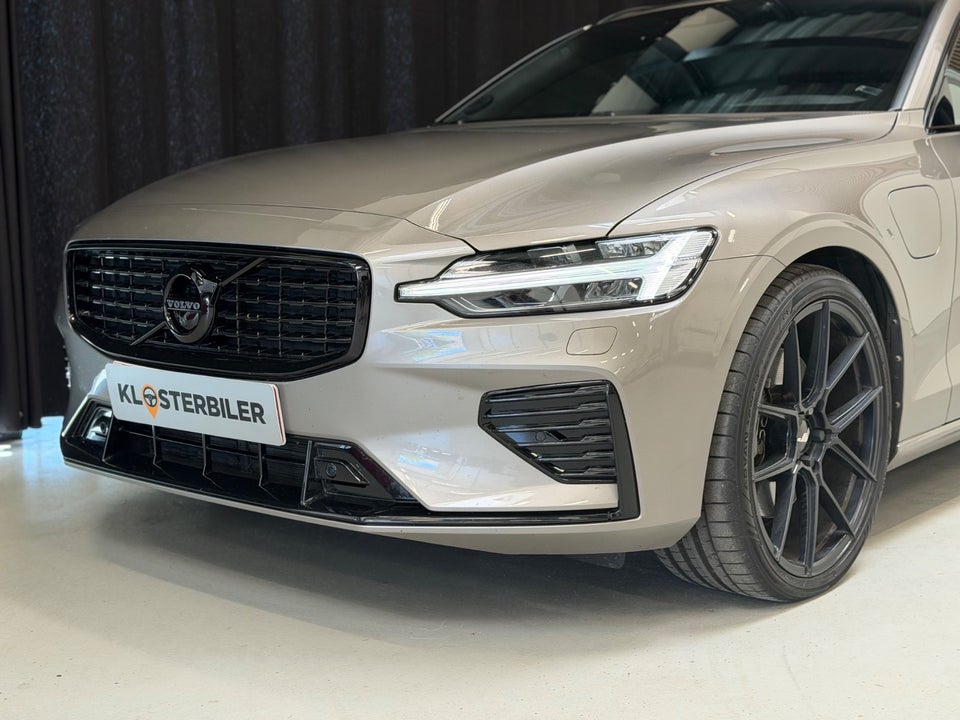 Volvo V60 2,0 T6 ReCharge R-Design aut. AWD 5d