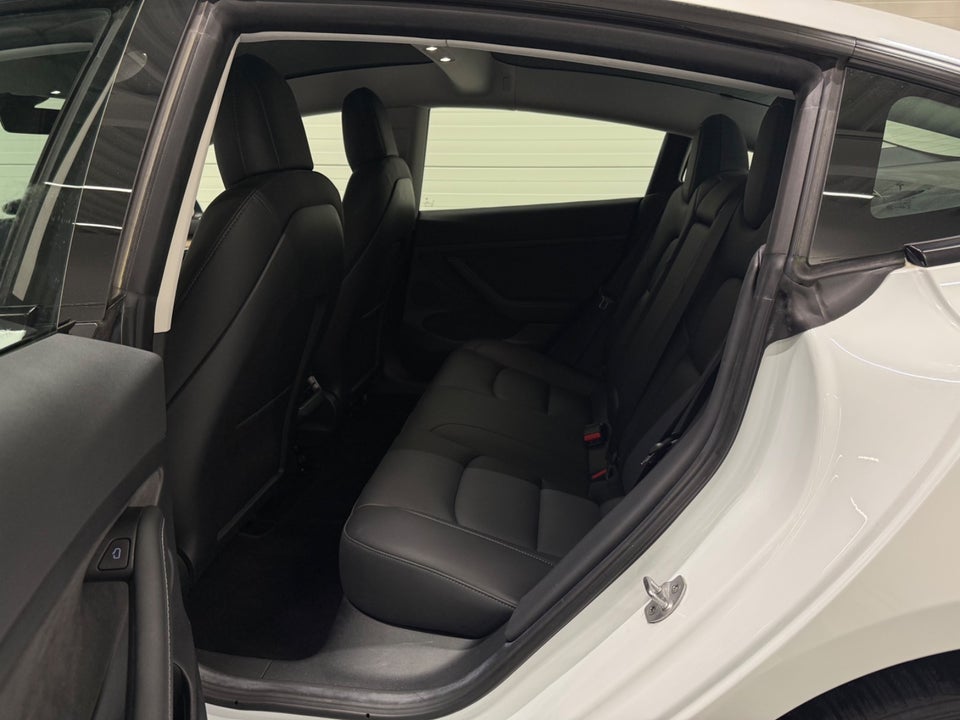 Tesla Model 3 Long Range AWD 4d