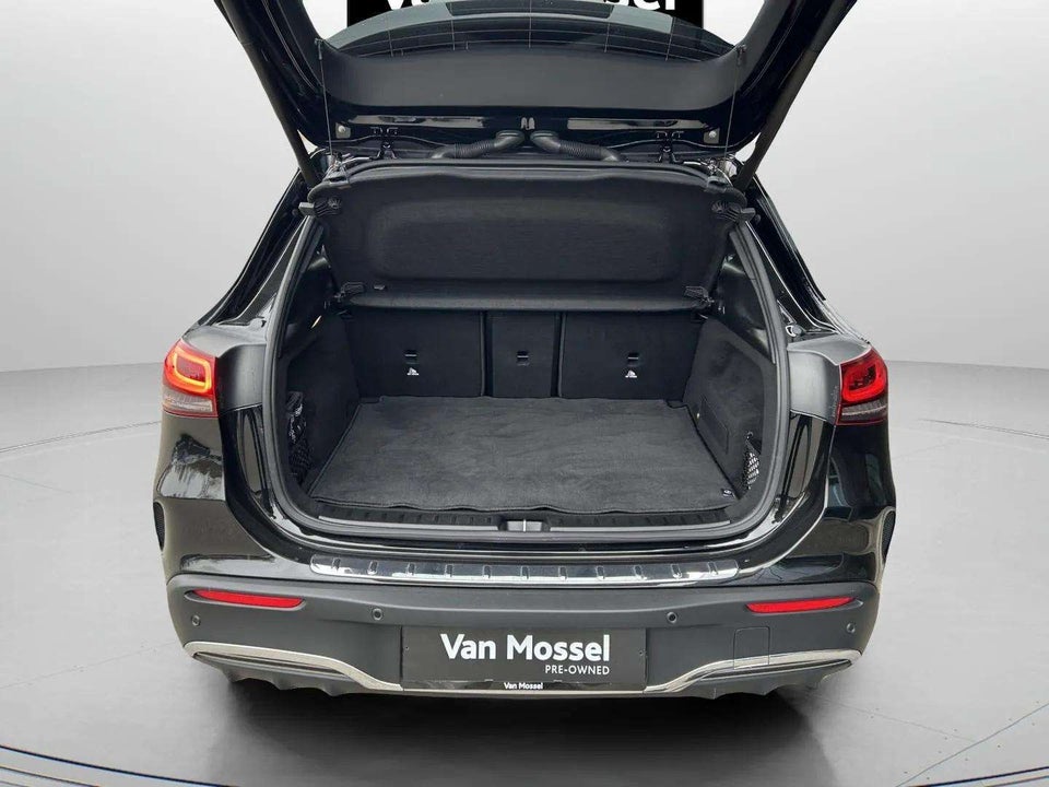 Mercedes EQA300 AMG Line 4Matic 5d