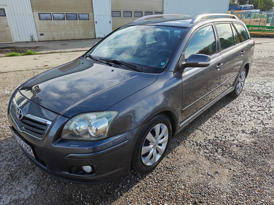 Toyota Avensis 2,0 D-4D Sol stc. 5d