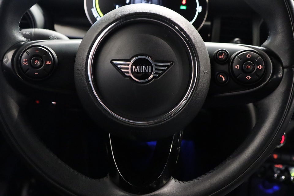MINI Cooper SE Essential 3d