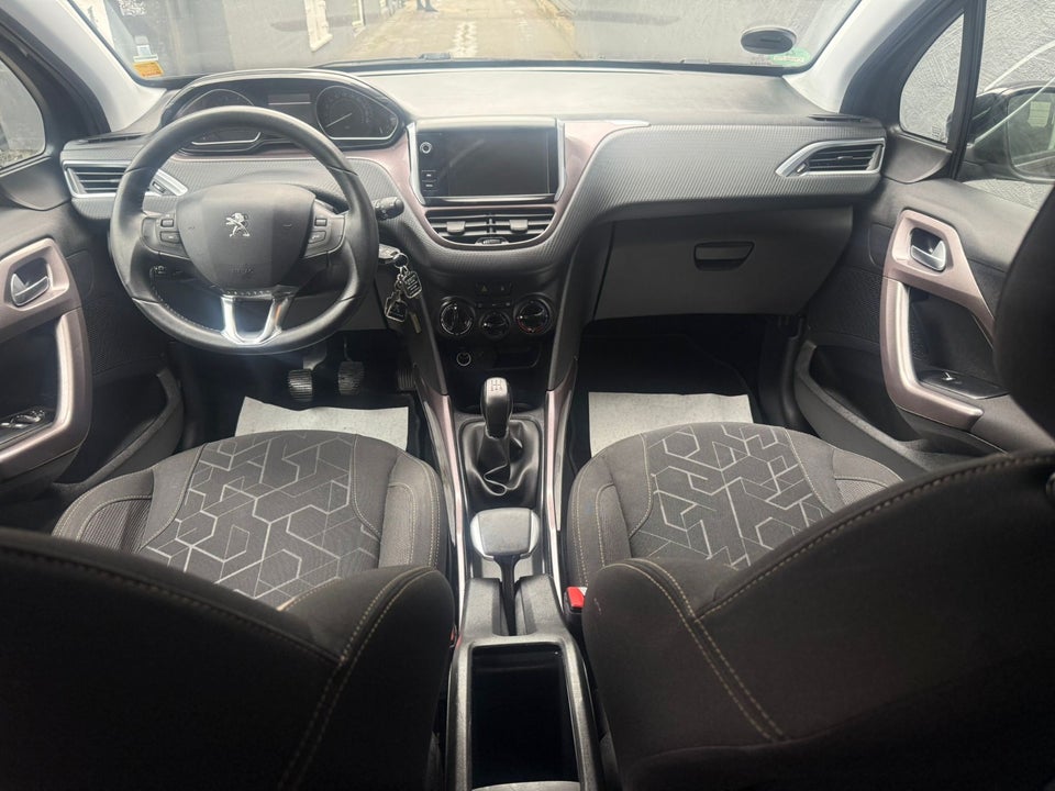 Peugeot 2008 1,2 VTi 82 Active 5d