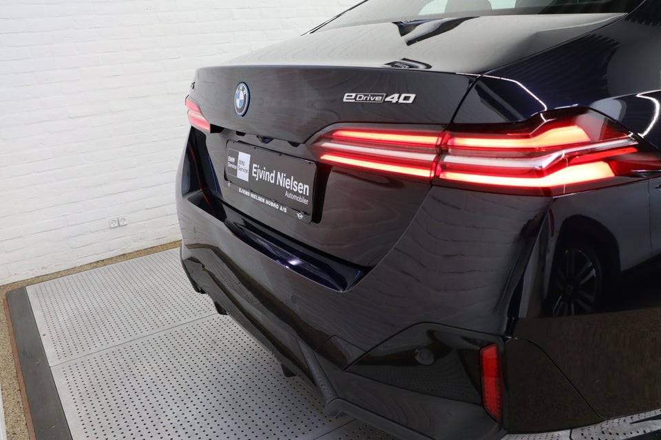 BMW i5 eDrive40 M-Sport 4d