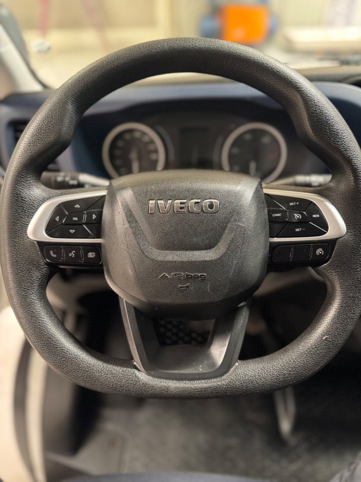 Iveco Daily 2,3 35S14 Alukasse m/lift AG8 2d