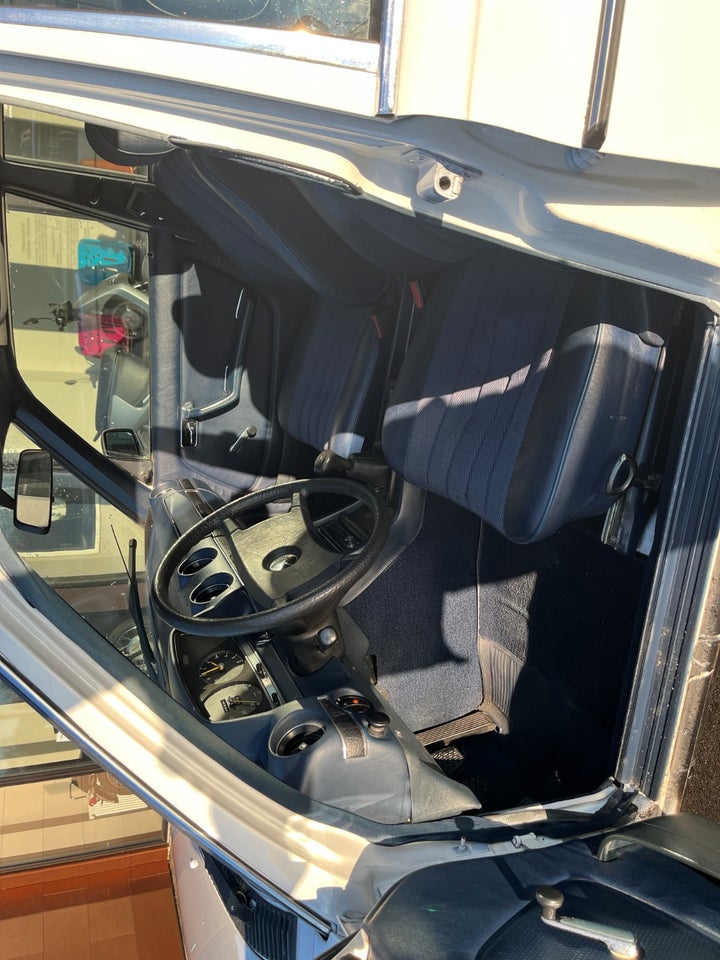 Mercedes 230 E 2,3  4d