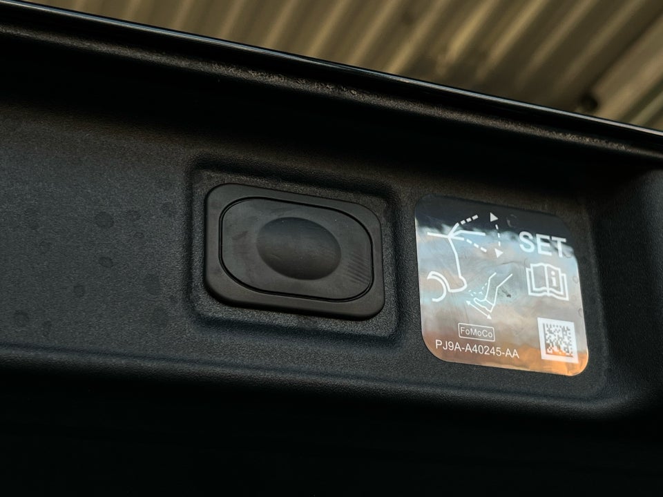 Ford Mustang Mach-E 88 Premium Extended Range AWD 5d