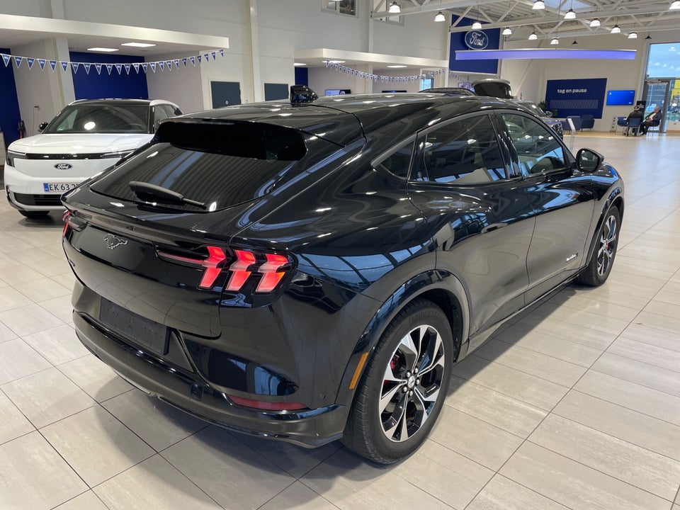 Ford Mustang Mach-E 98 Premium Extended Range AWD 5d