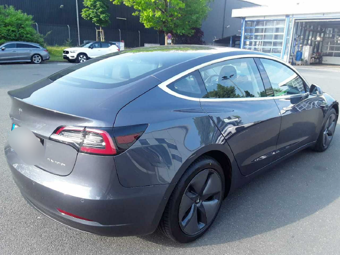 Tesla Model 3 Long Range AWD 4d