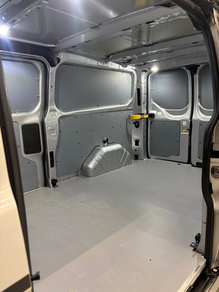 Ford Transit Custom 320L 2,0 TDCi 185 Sport aut.