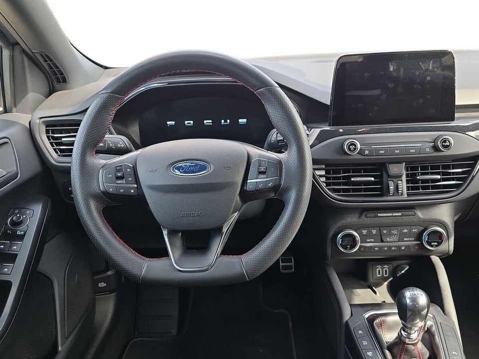 Ford Focus 1,0 EcoBoost mHEV ST-Line X 5d