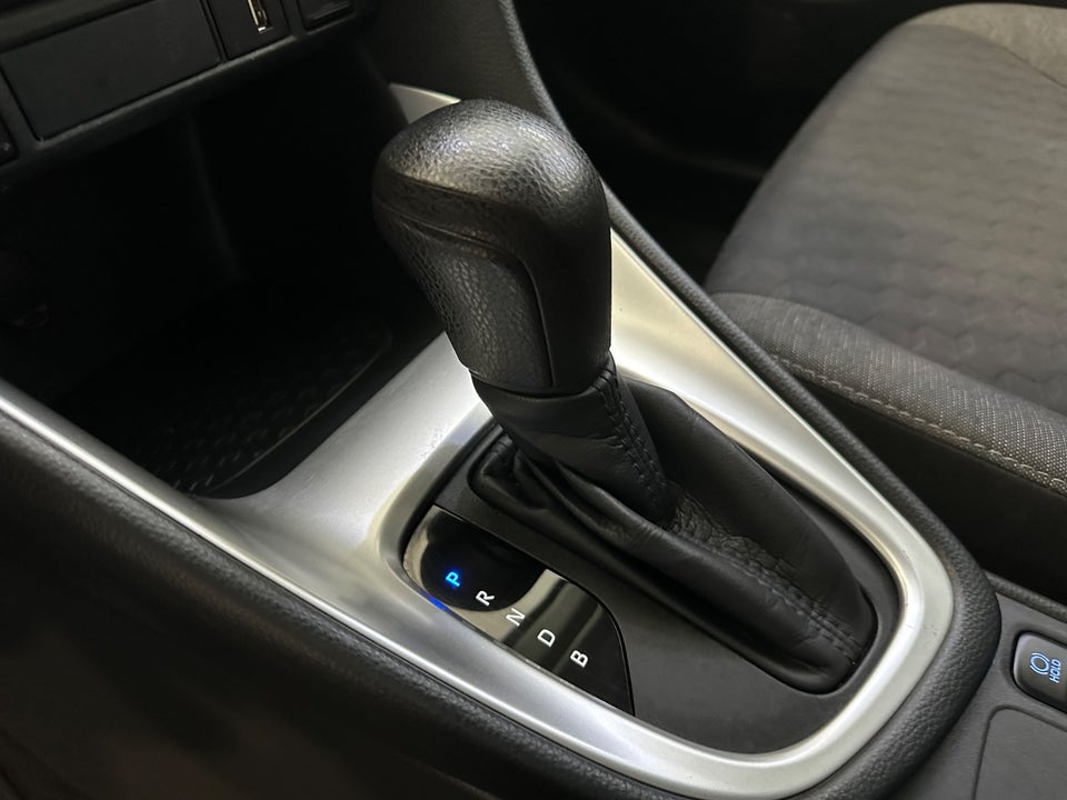 Toyota Yaris 1,5 Hybrid H1 e-CVT 5d