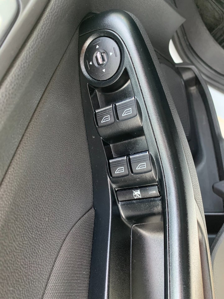 Ford Fiesta 1,0 65 Titanium 5d