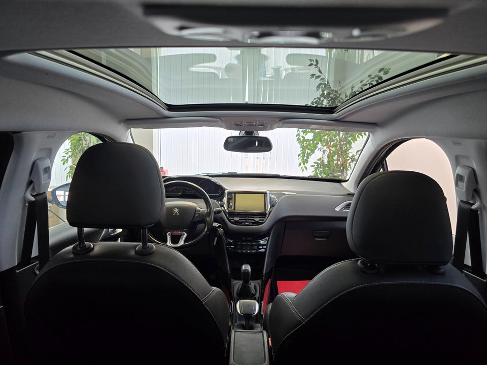 Peugeot 2008 1,2 e-THP 110 Desire Sky 5d