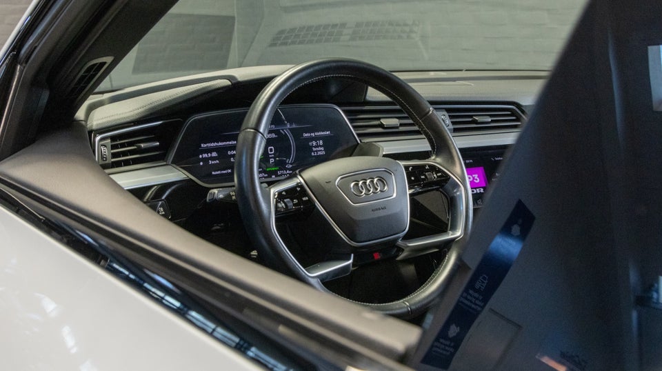 Audi e-tron 55 S-line Sportback quattro 5d