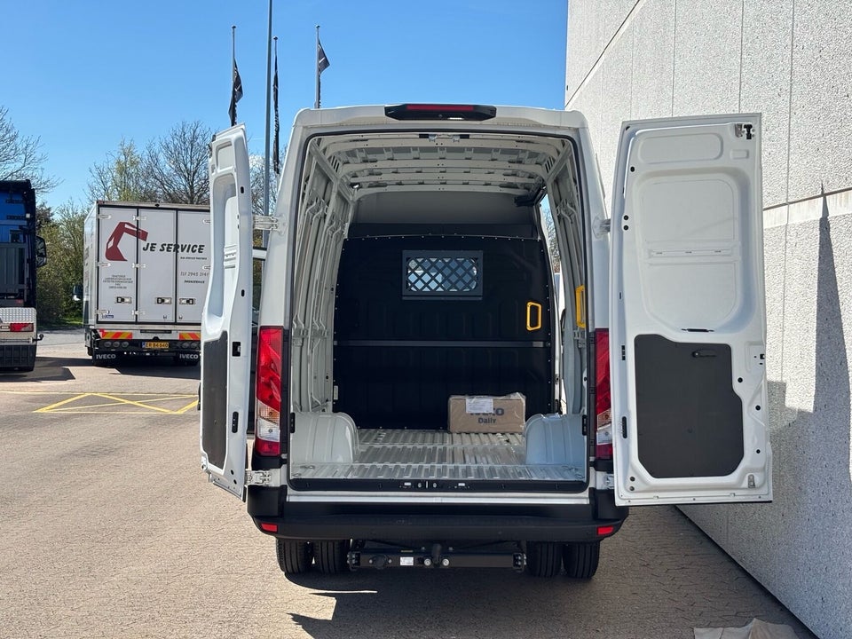 Iveco Daily 3,0 35C18 12m³ Van AG8