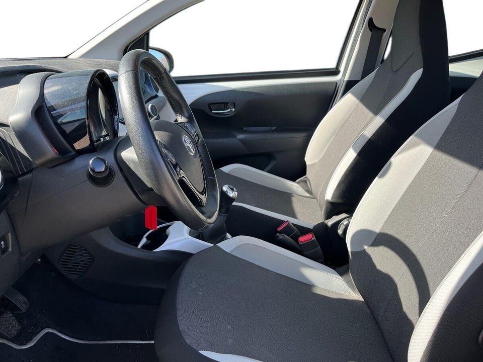Toyota Aygo 1,0 VVT-i x-pure 5d