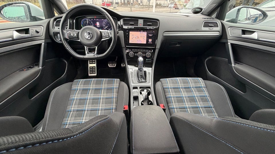 VW Golf VII 1,4 GTE DSG 5d