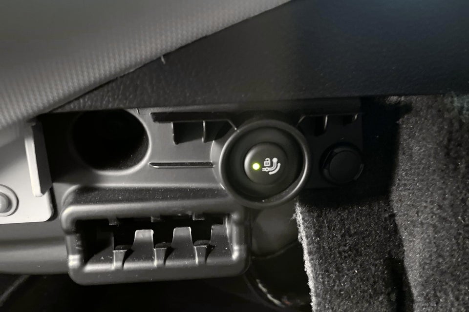 BMW 320d 2,0 Touring Advantage aut. 5d