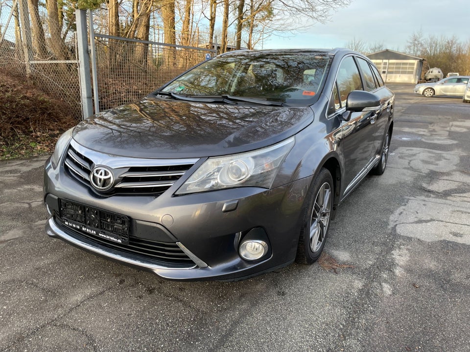 Toyota Avensis 2,0 D-4D T2 Premium stc. 5d