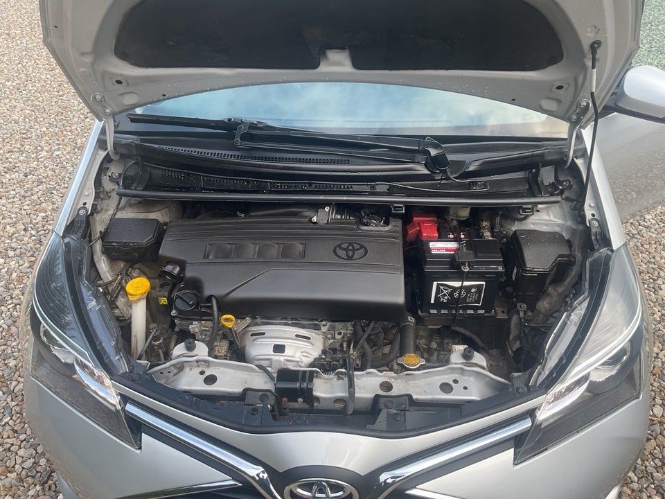 Toyota Yaris 1,3 VVT-i T2 Limited 5d