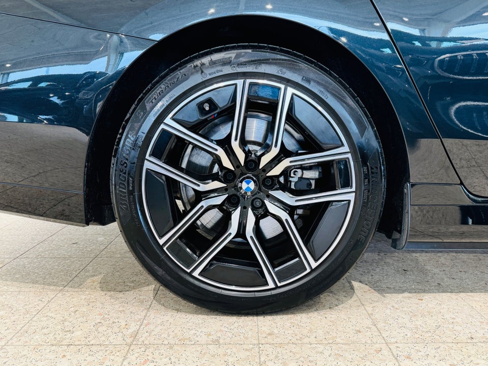 BMW i7 eDrive50 M-Sport 4d
