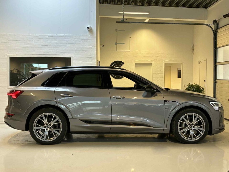 Audi e-tron 55 S-line quattro 5d