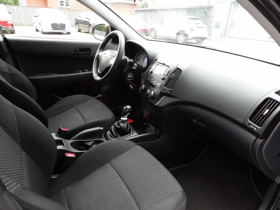 Hyundai i30 1,4 Classic Cool 5d