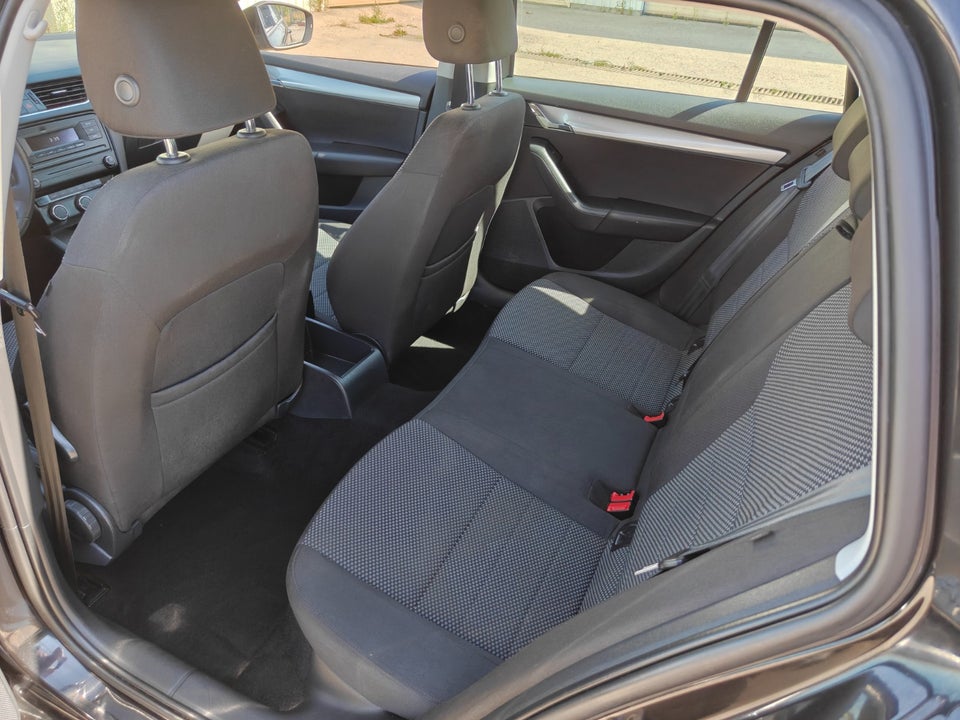 Skoda Octavia 1,6 TDi 105 Ambition Combi 5d