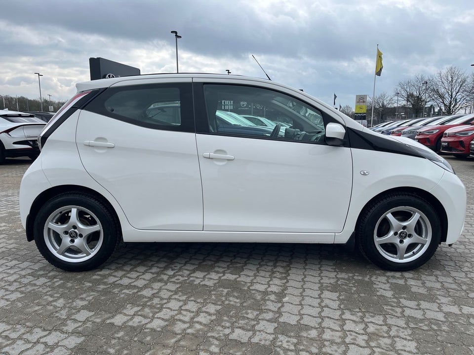 Toyota Aygo 1,0 VVT-i x-sky 5d