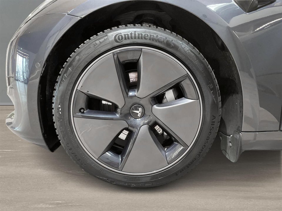 Tesla Model 3 Standard Range+ RWD 4d