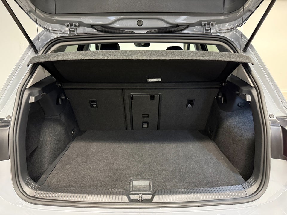 VW Golf VIII 2,0 TDi 150 Style DSG 5d