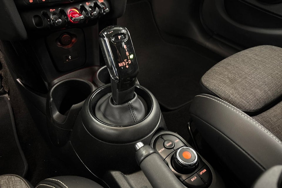 MINI Cooper 1,5 Essential aut. 5d