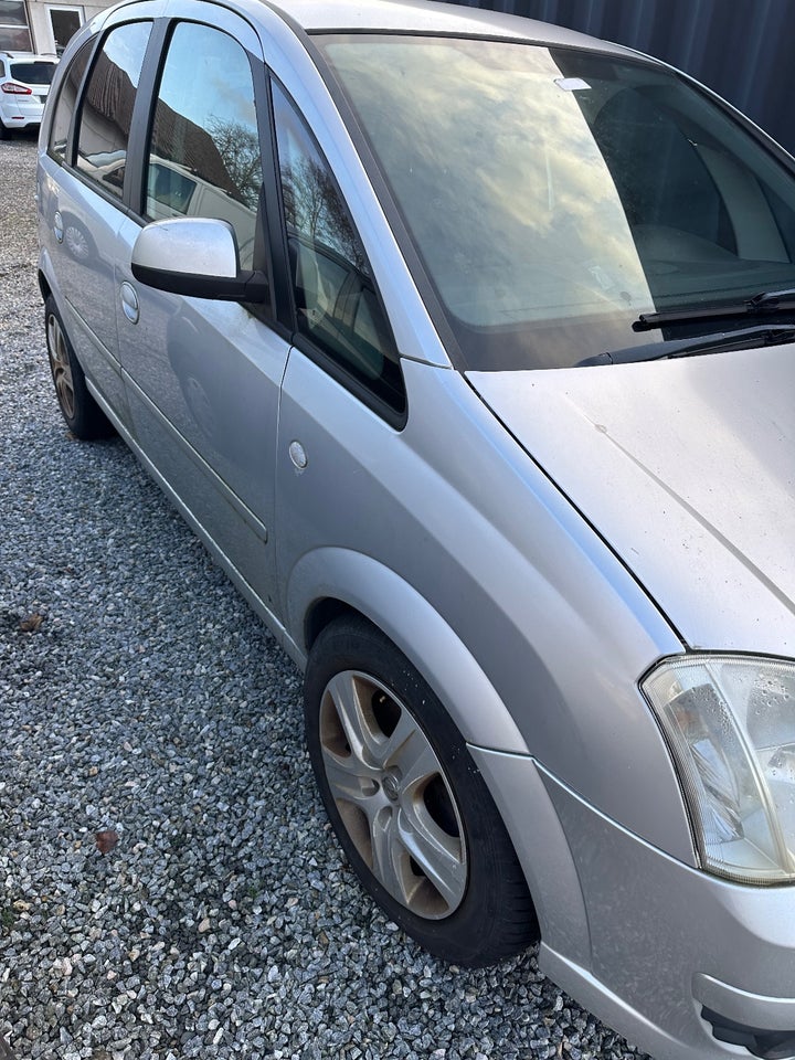 Opel Meriva 1,7 CDTi Activan 5d