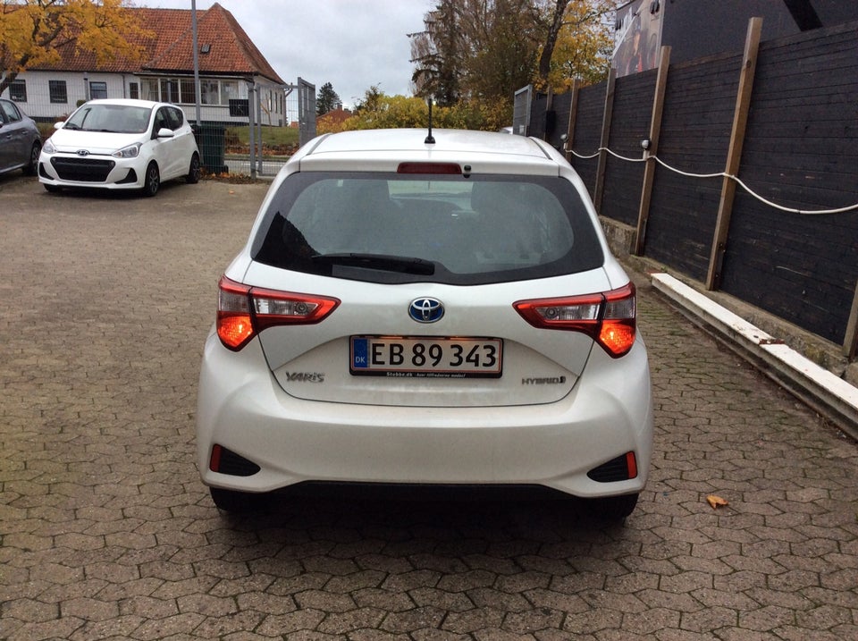 Toyota Yaris 1,5 Hybrid H3 e-CVT 5d