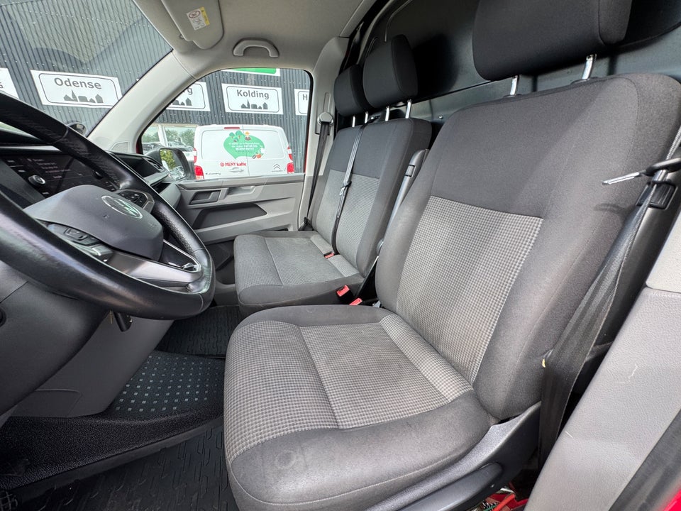 VW Transporter 2,0 TDi 150 Kassevogn DSG lang