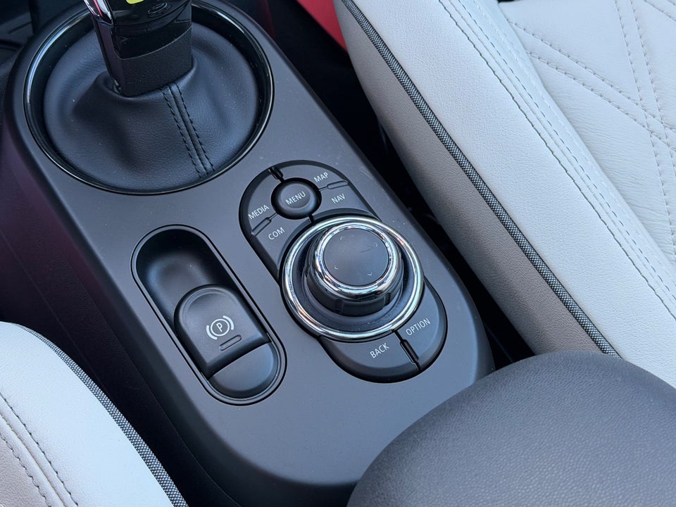 MINI Cooper SE Maximise 3d