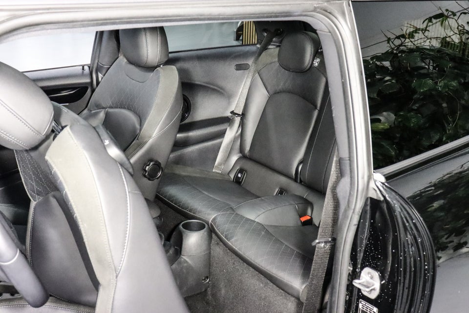 MINI Cooper SE Maximise 3d