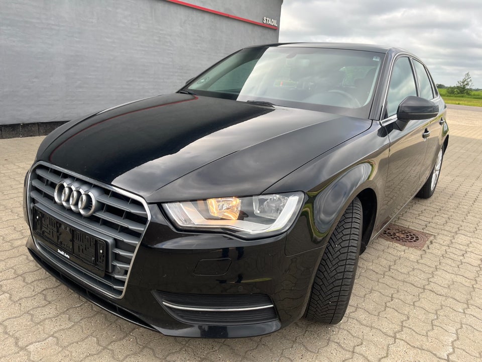Audi A3 2,0 TDi 150 Ambiente Sportback 5d
