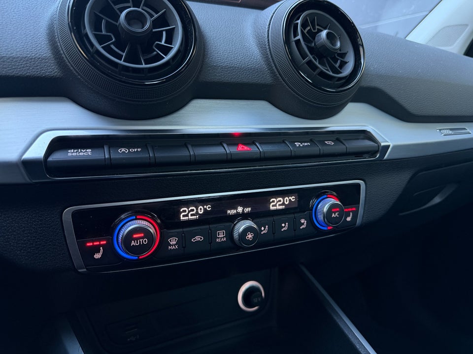 Audi Q2 1,6 TDi 116 S-tr. 5d