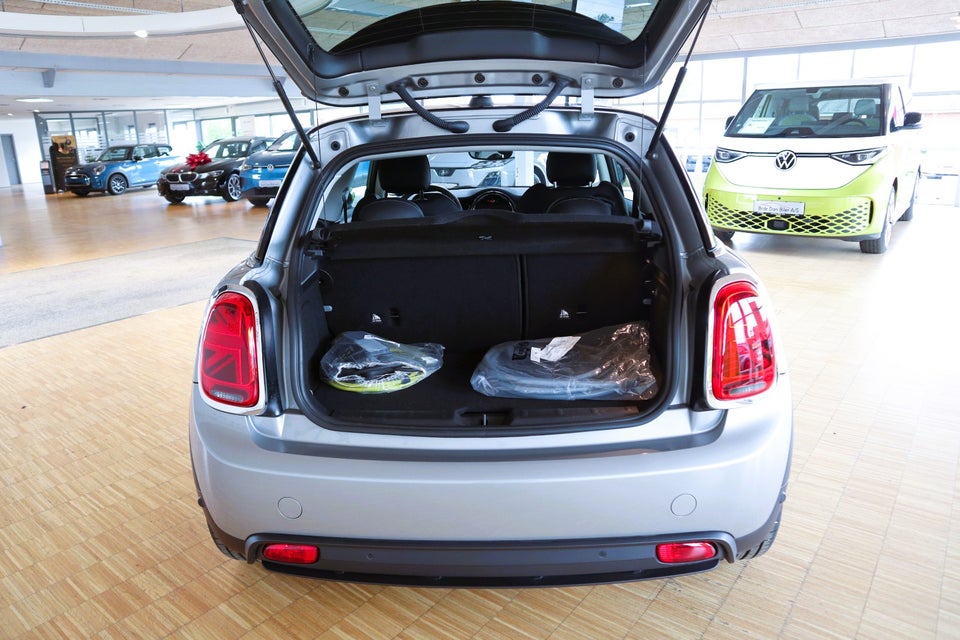MINI Cooper SE Classic Trim 3d