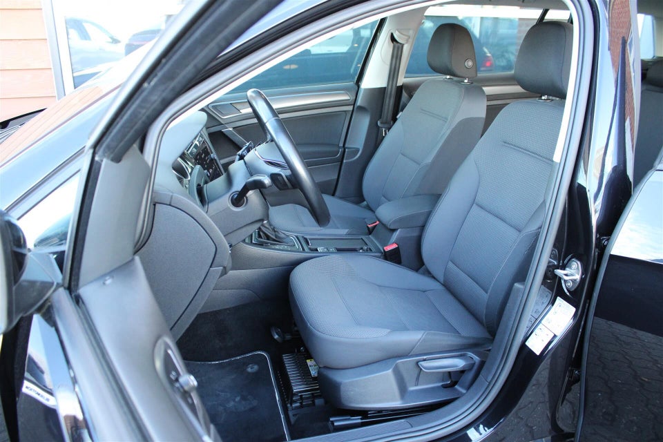 VW Golf VII 1,5 TSi 130 Comfortline Variant DSG 5d