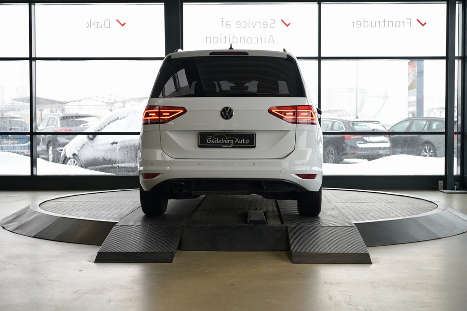 VW Touran 2,0 TDi 150 Highline DSG Van 5d