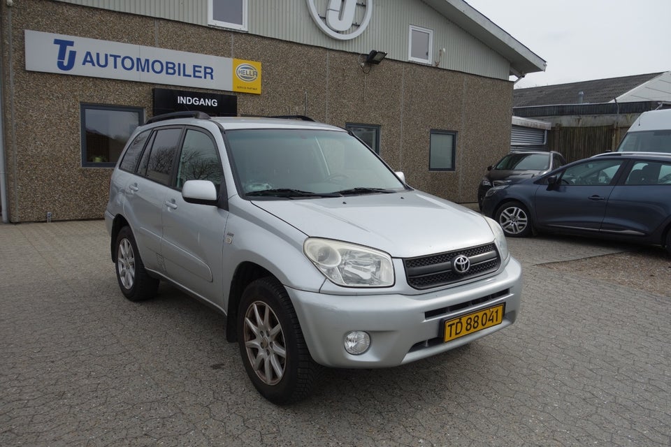 Toyota RAV4 1,8 VVT-i 5d
