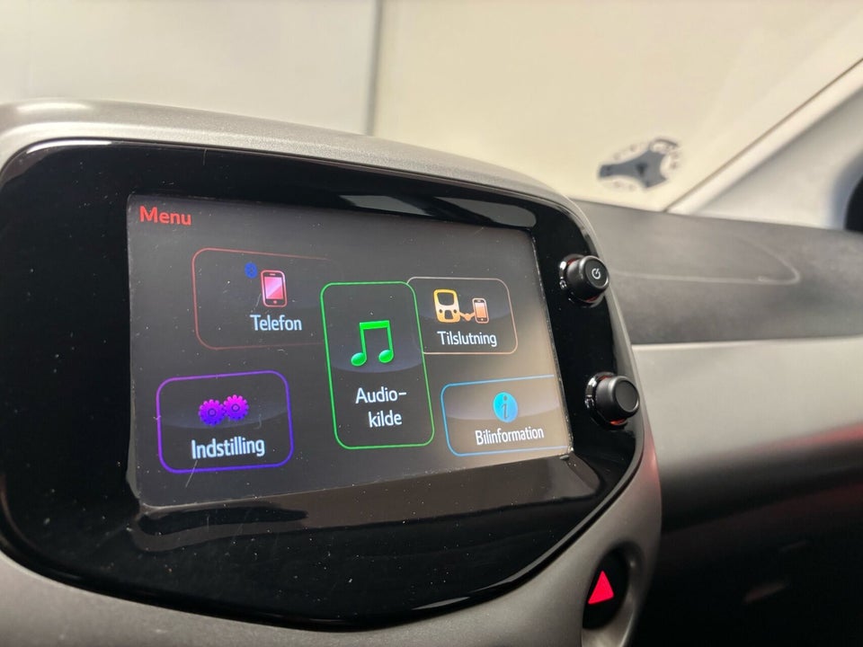 Toyota Aygo 1,0 VVT-i x-play x-touch 5d
