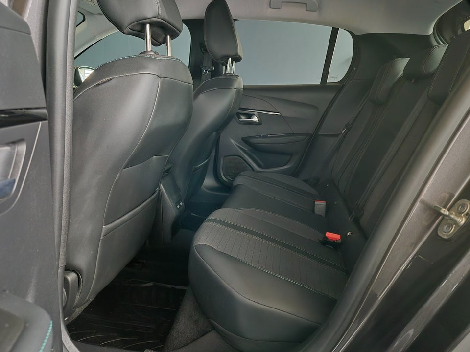 Peugeot 208 1,2 PureTech 100 Allure EAT8 5d