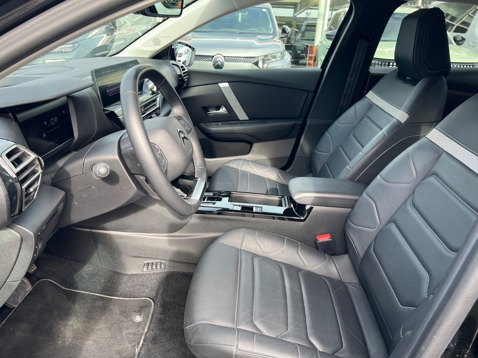 Citroën ë-C4 X 50 Shine 4d