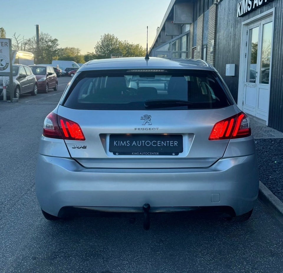 Peugeot 308 1,2 VTi 82 Active 5d