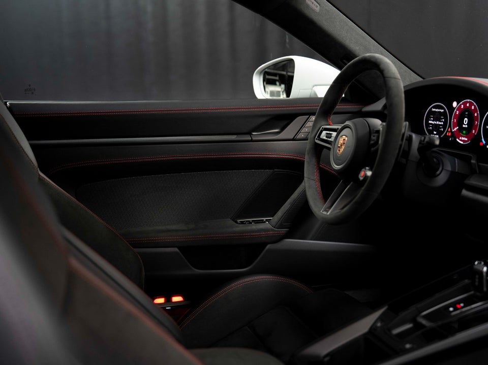 Porsche 911 Carrera 4 GTS 3,6 Coupé PDK 2d