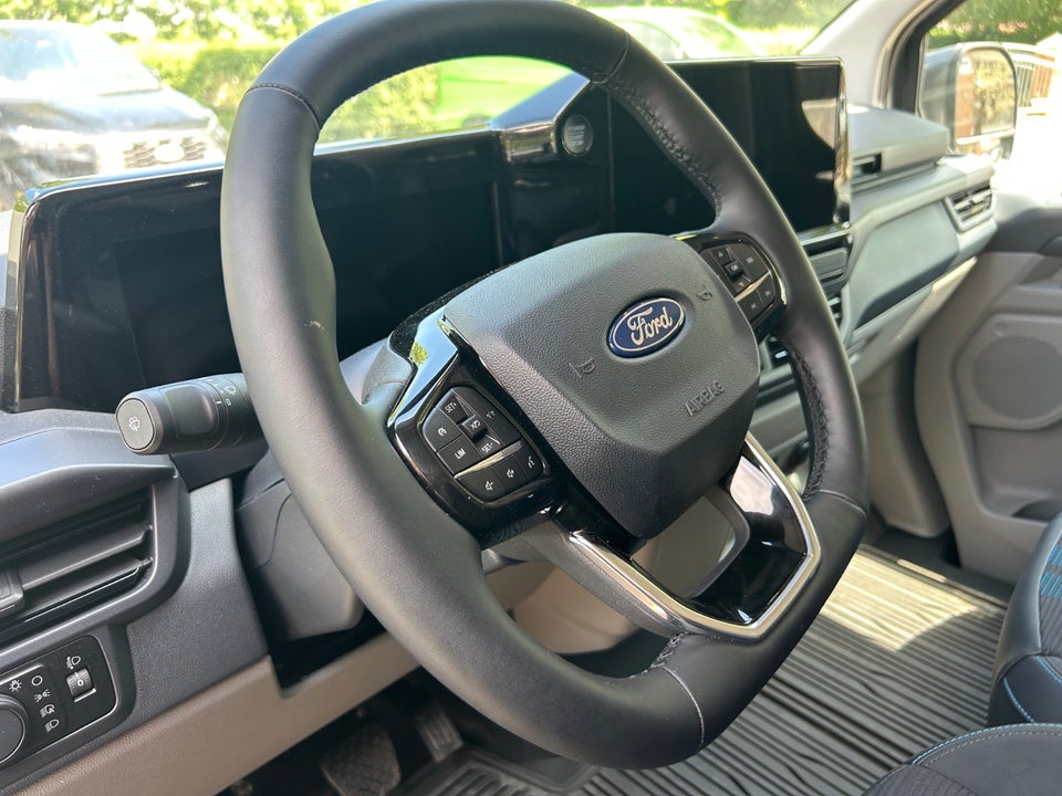 Ford Transit Custom 320 L2 2,0 EcoBlue Sport aut.
